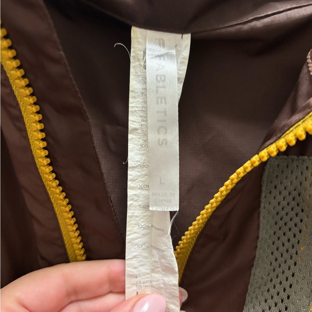 Fabletics Shawn Cropped Half-Zip Windbreaker Size… - image 7